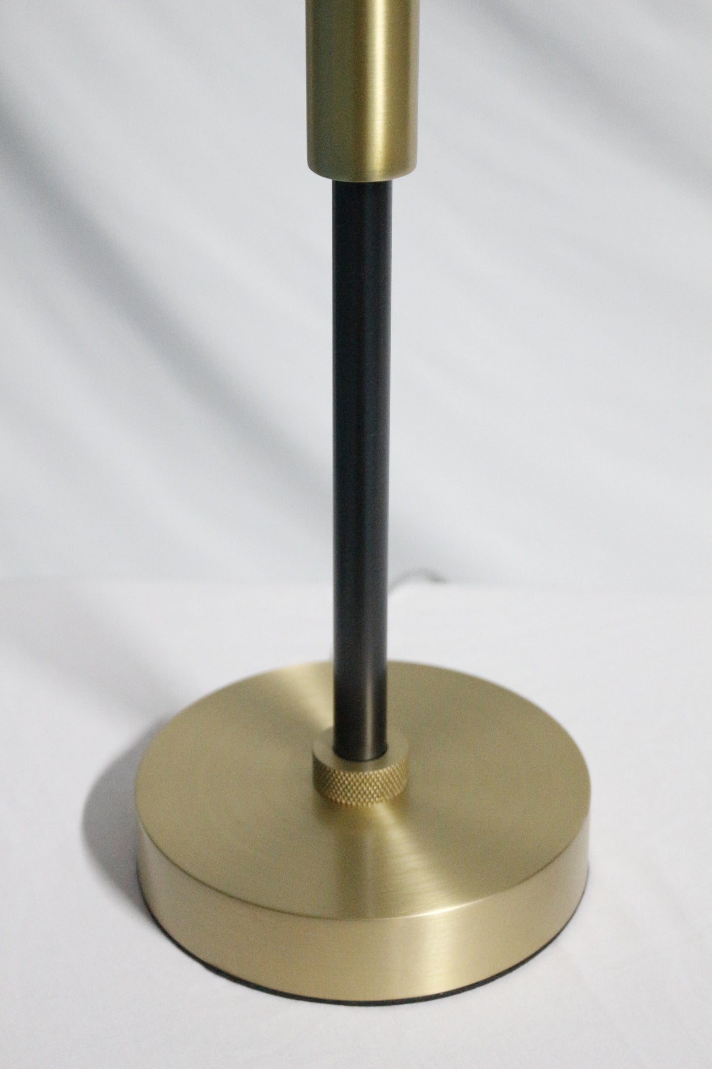 Linear Muse Table Lamp | Solid H65 Brass & Matte Black | LumiBrassWorks